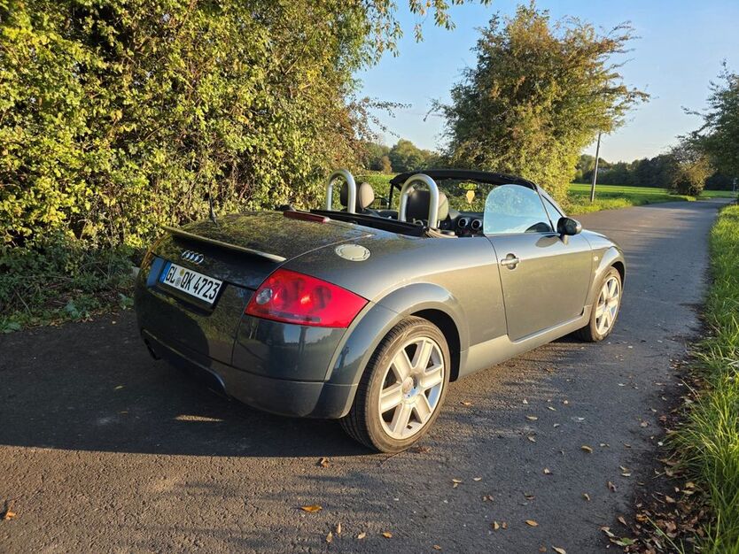 Audi TT 188.000 km 4.300 € Bergisch Gladbach 51429