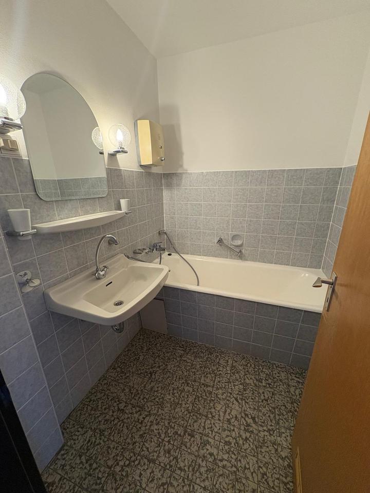 Schöne 3-Zimmer-Wohnung mit Keller und Loggia in Sindorf