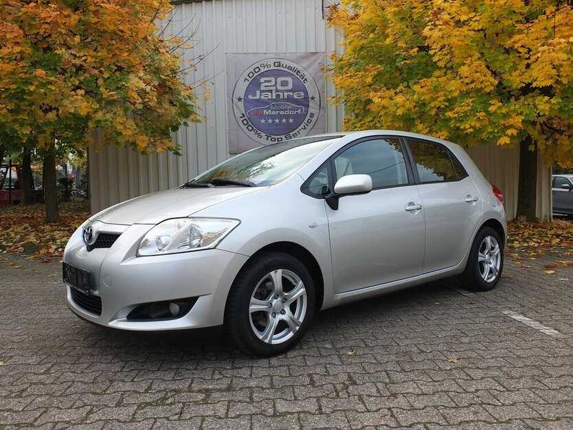 Toyota Auris 1.6i SOL ALLE INSPEKTIONEN GARAGENWAGEN 174.885 km 5.704 € Köln 50858