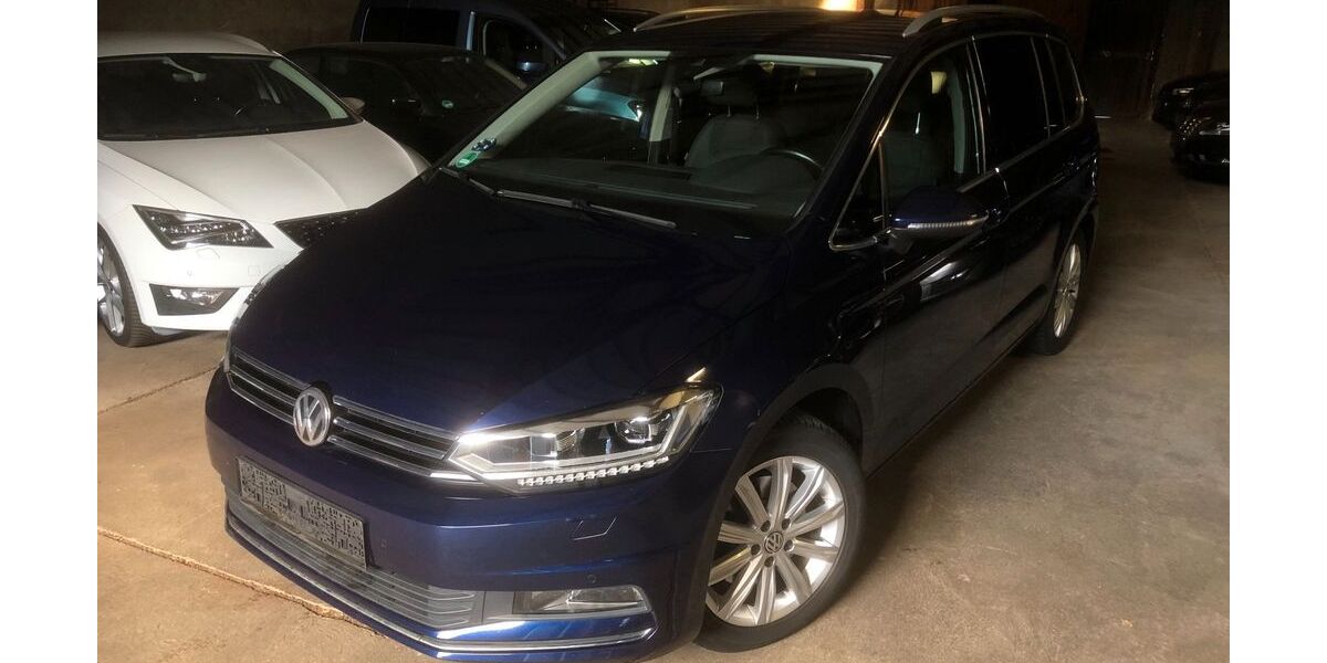 VW Touran 111.593 km 15.990 &euro; Köln 50933