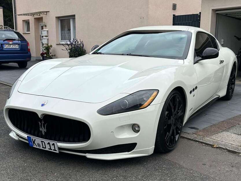Maserati GranTurismo 116.000 km 33.500 € Köln 50767