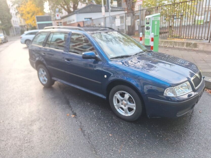 Skoda Octavia 97.625 km 4.950 € DÜSSELDORF 40219