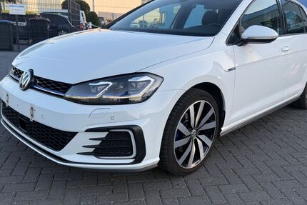 VW Golf 123.500 km 17.950 &euro; brühl 50321