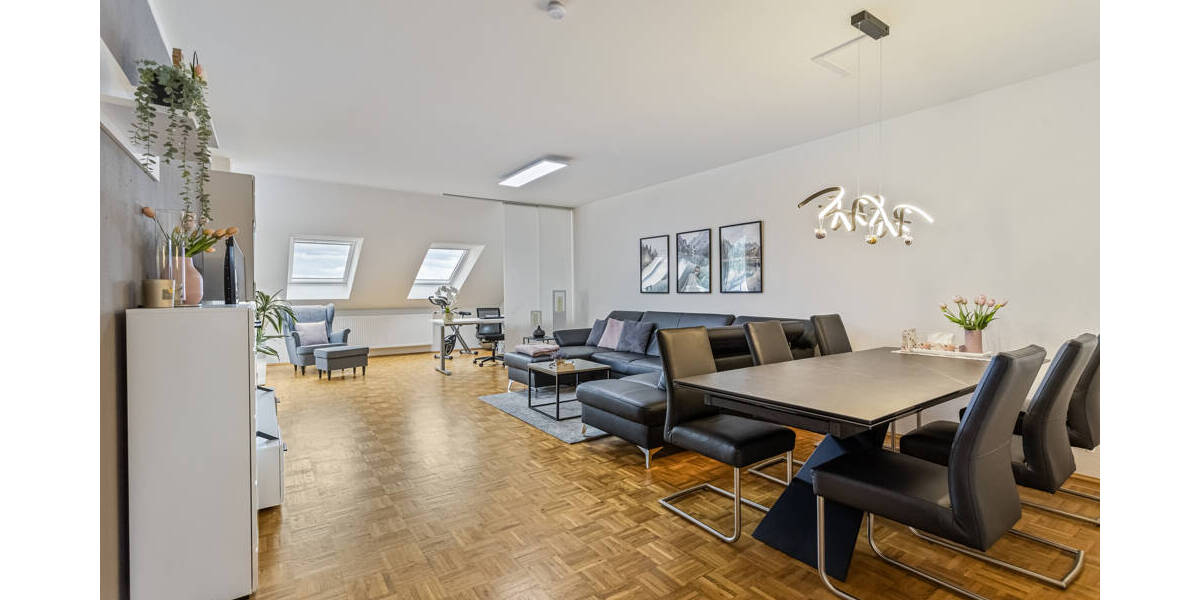 *** Lichtdurchflutete Dachgeschosswohnung mit zwei sonnigen Dachterrassen in Top-Lage *** 2 zimmer