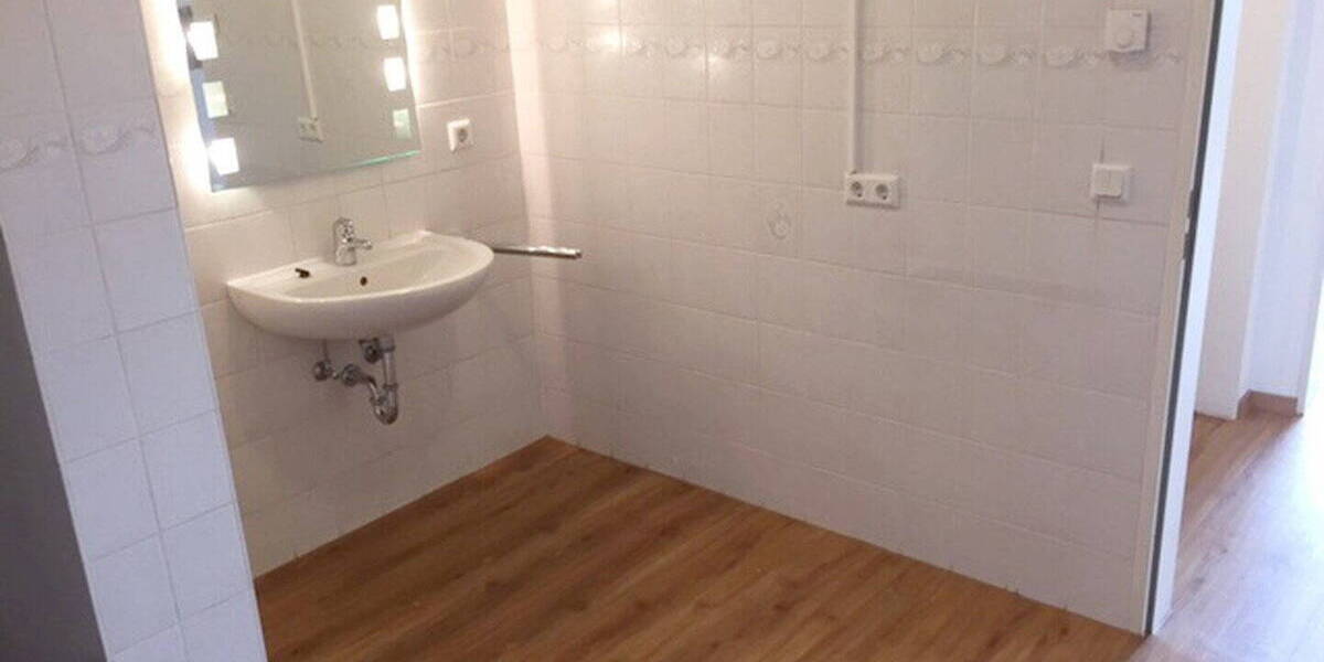 Etagenwohnung Siegburg Dreesch - 3 Zimmer, 105 m&sup2;, 1.195&euro; | Angebot:26801706