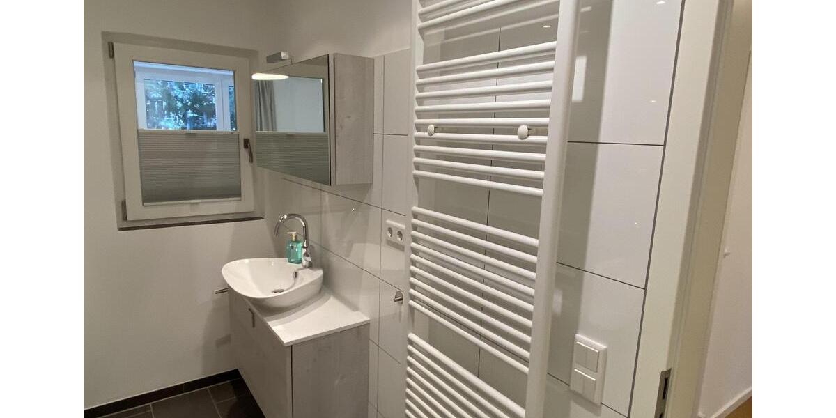 Etagenwohnung Köln Rodenkirchen - 2.5 Zimmer, 90 m&sup2;, 1.700&euro; | Angebot:26493788
