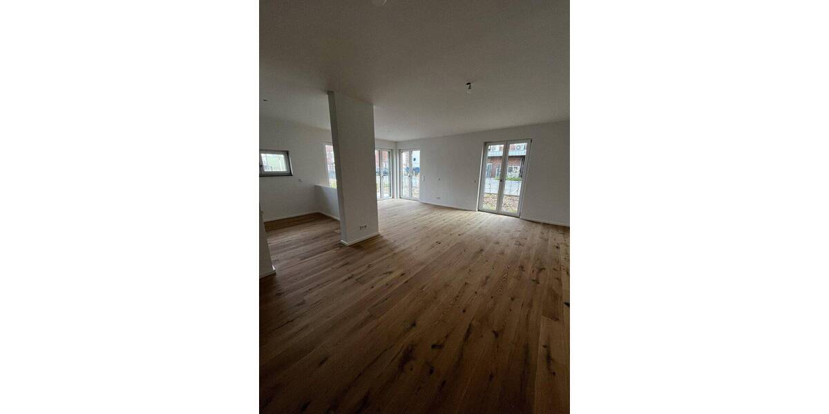 Etagenwohnung Frechen Hücheln - 4 Zimmer, 118 m&sup2;, 2.065&euro; | Angebot:26903121