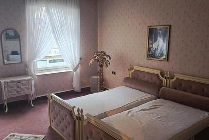 Wohnung Bedburg - 6 Zimmer, 180 m&sup2;, 1.800&euro; | Angebot:25216102