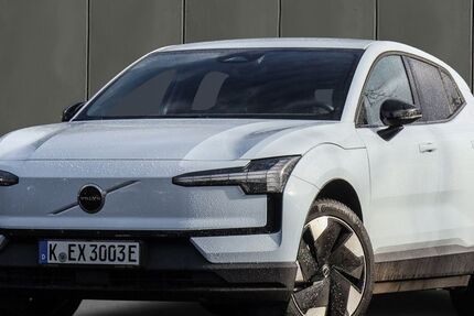 Volvo EX30 2.500 km 39.930 € Köln 50968