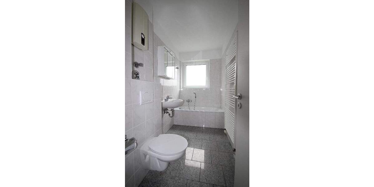 Etagenwohnung Bonn Endenich - 3 Zimmer, 71 m&sup2;, 272.000&euro; | Angebot:25836643