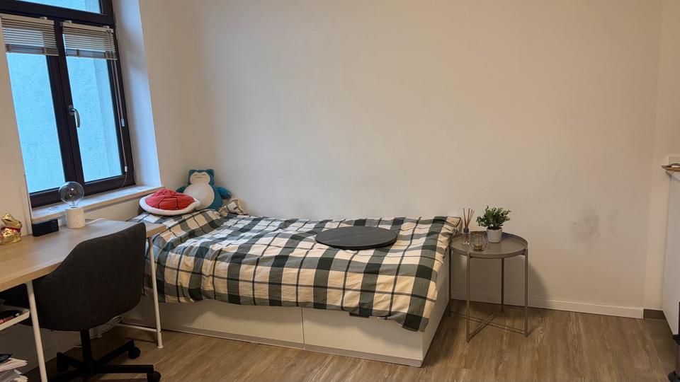 Etagenwohnung Köln Lindenthal - 1 Zimmer, 22 m&sup2;, 535&euro; | Angebot:25379991