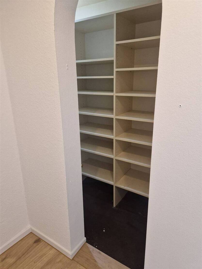 Großzügige 5 Zimmer-Wohnung mit Einbauküche und Terrasse 5 zimmer