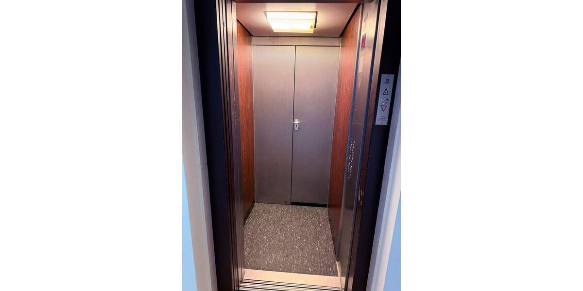 Hochwertig sanierte 3-Zimmer-Wohnung mit 2 Balkonen und 2 Badezimmern in Köln-Westhoven 3 zimmer