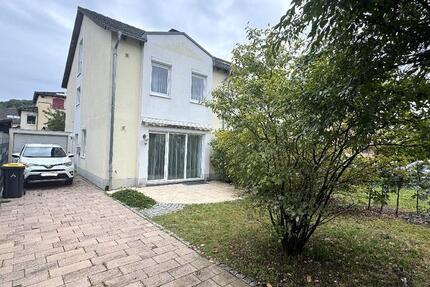 1- Jahresvermietung - Vollständig möbliertes Einfamilienhaus mit Garten und hochwertiger Austattung!