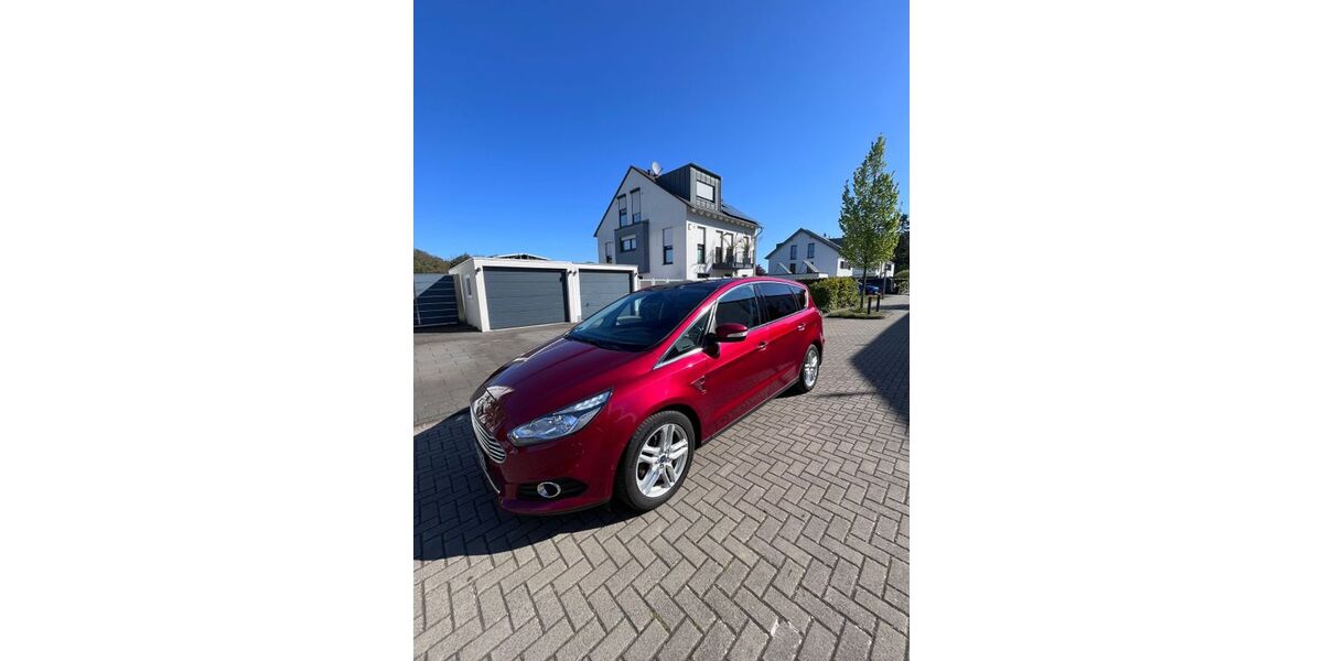 Ford S-Max 102.000 km 16.800 &euro; Köln 51107