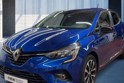 Renault Clio 30.365 km 14.112 € Köln 50939