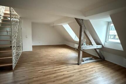 Helle Dachgeschosswohnung in Köln - Villenviertel - modernisiert 2 zimmer