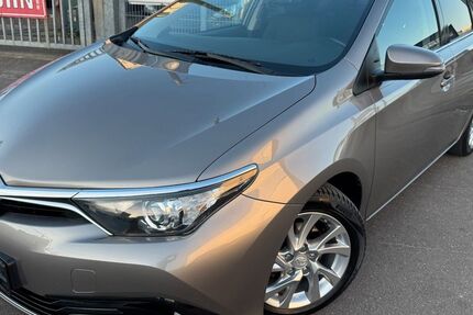 Toyota Auris 245.160 km 6.800 &euro; Köln 50827