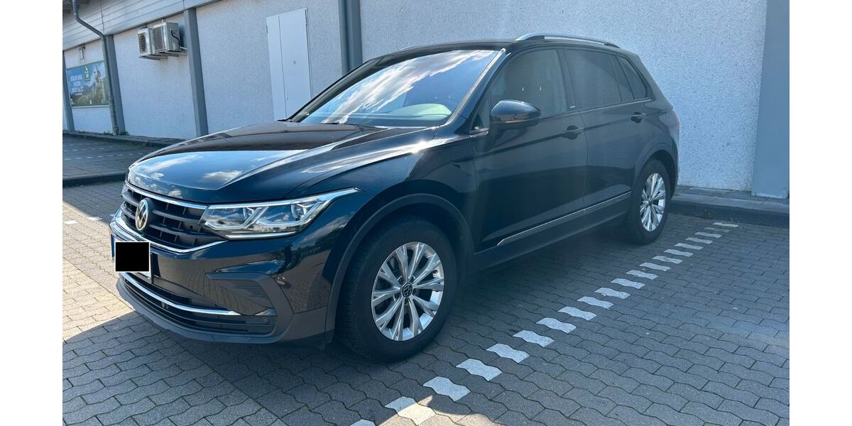 VW Tiguan 84.000 km 26.600 &euro; Köln 51145