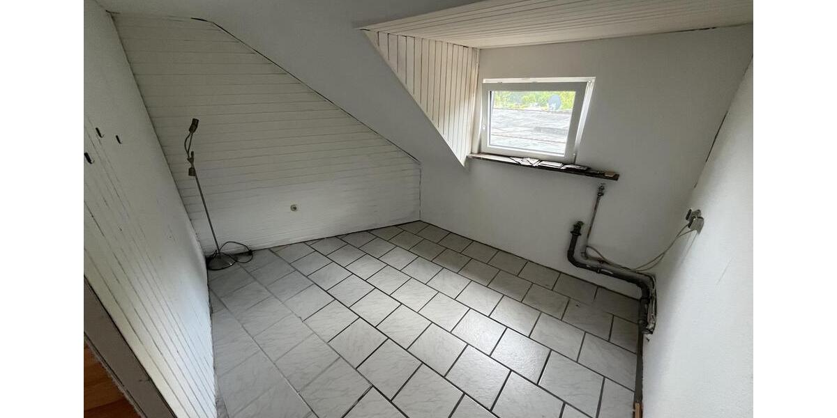 Lichtdurchflutete Maisonettewohnung in ruhiger Straße 3 zimmer