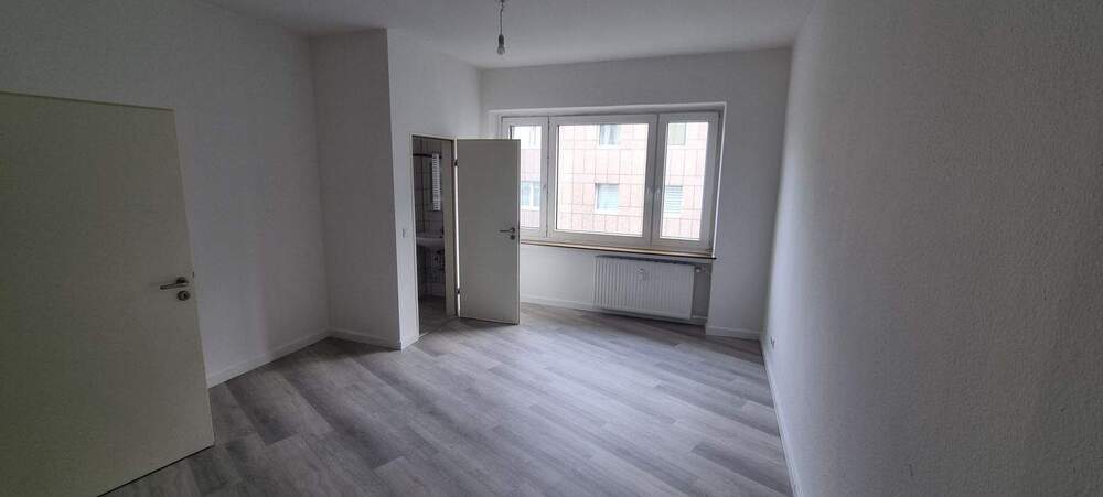ELEGANTE + RENOVIERTE 2-Zimmer-Wohnung in DÜSSELDORF - FRIEDRICHSTADT
