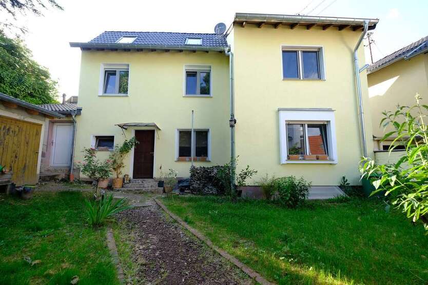 Haus zum Kaufen in Bornheim 450.000 € 70 m²