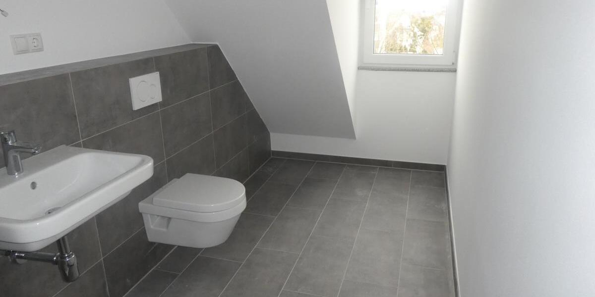 Neue helle Dachgeschoßwohnung mit moderner Heiztechnik im Energiesparhaus Bonn-Endenich - Dachgeschoßwohnung Bonn Dransdorf | Angebot:26817977