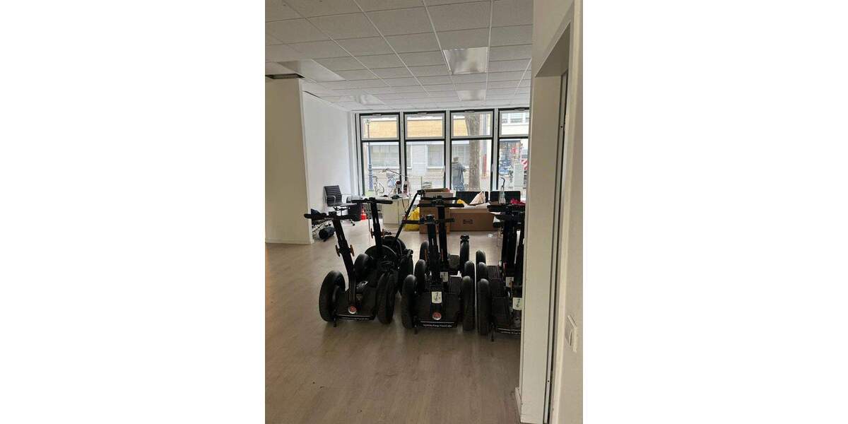 zentrales Helles Ladenlokal Büro nähe Rathausplatz zimmer