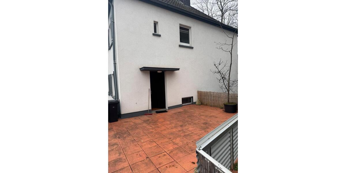 Einfamilienhaus mit privater Tiefgarage 5 zimmer