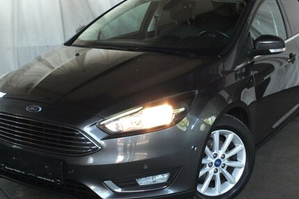 Ford Focus TITANIUM WM26: NAVI KLIMAAUTOM EINPARKHILFE 134.288 km 6.998 &euro; Köln 50858