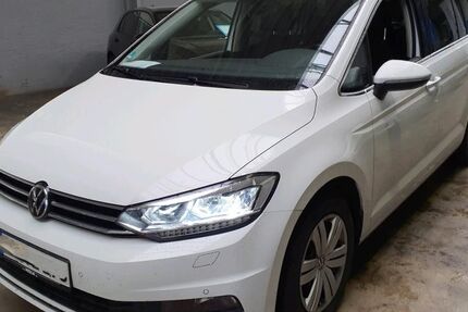 VW Touran 64.927 km 27.950 &euro; Hilden 40721
