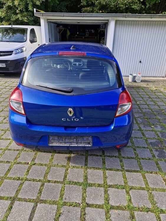 Renault Clio 109.900 km 2.500 € Düsseldorf 40213