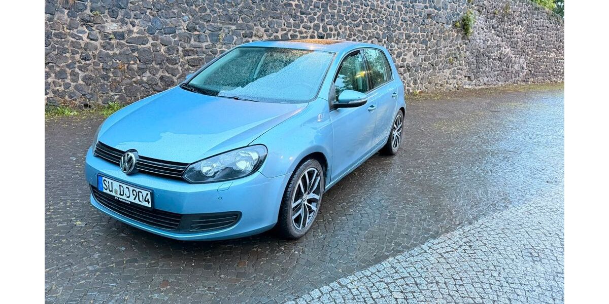 VW Golf 158.885 km 4.900 &euro; Bonn 53177
