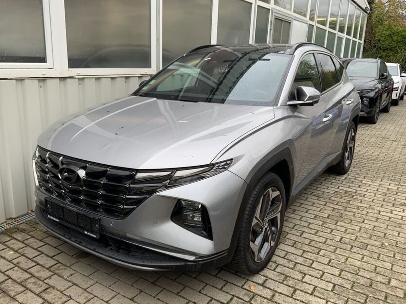 Hyundai TUCSON 81.100 km 25.800 € Hennef 53773
