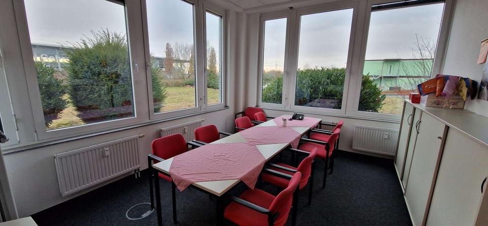 Attraktives Büro im EG in Köln-Marsdorf - barrierefrei, Parkhaus, sehr gepflegtes Gebäudeensemble zimmer