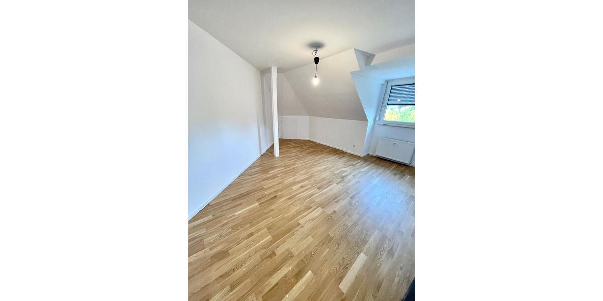 Dachgeschoßwohnung Solingen Burg - 3 Zimmer, 80 m&sup2;, 899&euro; | Angebot:25831726
