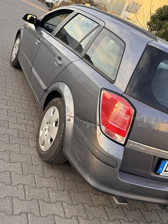Opel Astra H 158.000 km 3.590 € Düsseldorf 40213