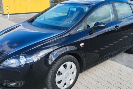 Seat Leon 230.000 km 2.300 &euro; Solingen 42651