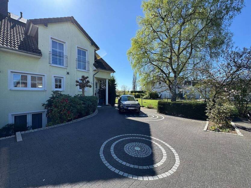 Modernes Einfamilienhaus mit großem Garten inkl. Schwimmteich in idyllischer Lage!