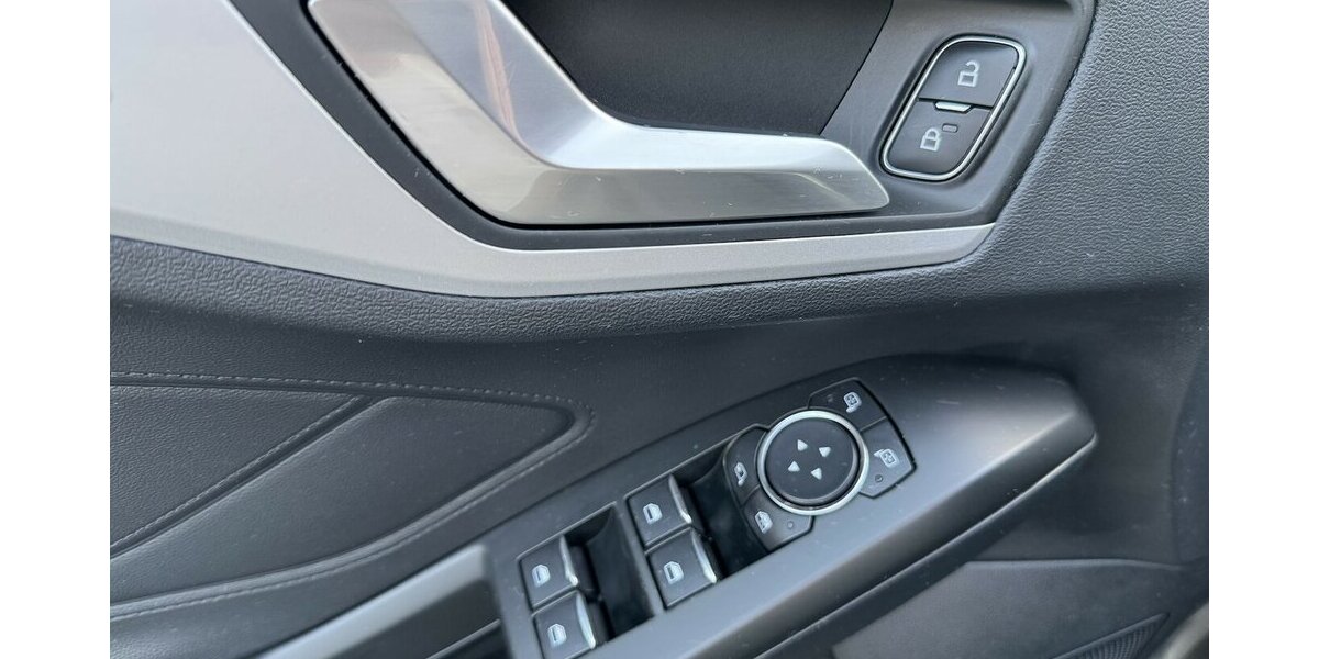 Ford Focus EcoBlue.Nav.Temp.Serv-Neu.EU6 GARANTIE.1Hd 64.284 km 14.000 &euro; Erftstadt 50374