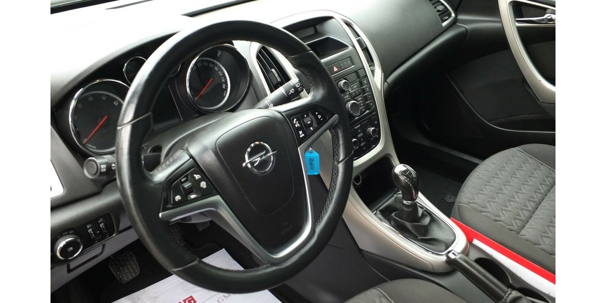 Opel Astra ACTIVE KLIMAANLAGE 17 ZOLL LMF TEMPOMAT 92.855 km 7.250 &euro; Köln 50858