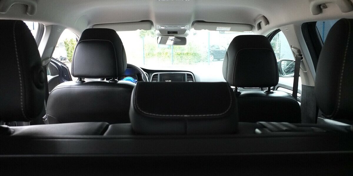 Renault Megane INTENS NAVI EINPARKHILFE KLIMAAUTOMATIK 108.795 km 11.498 &euro; Köln 50858