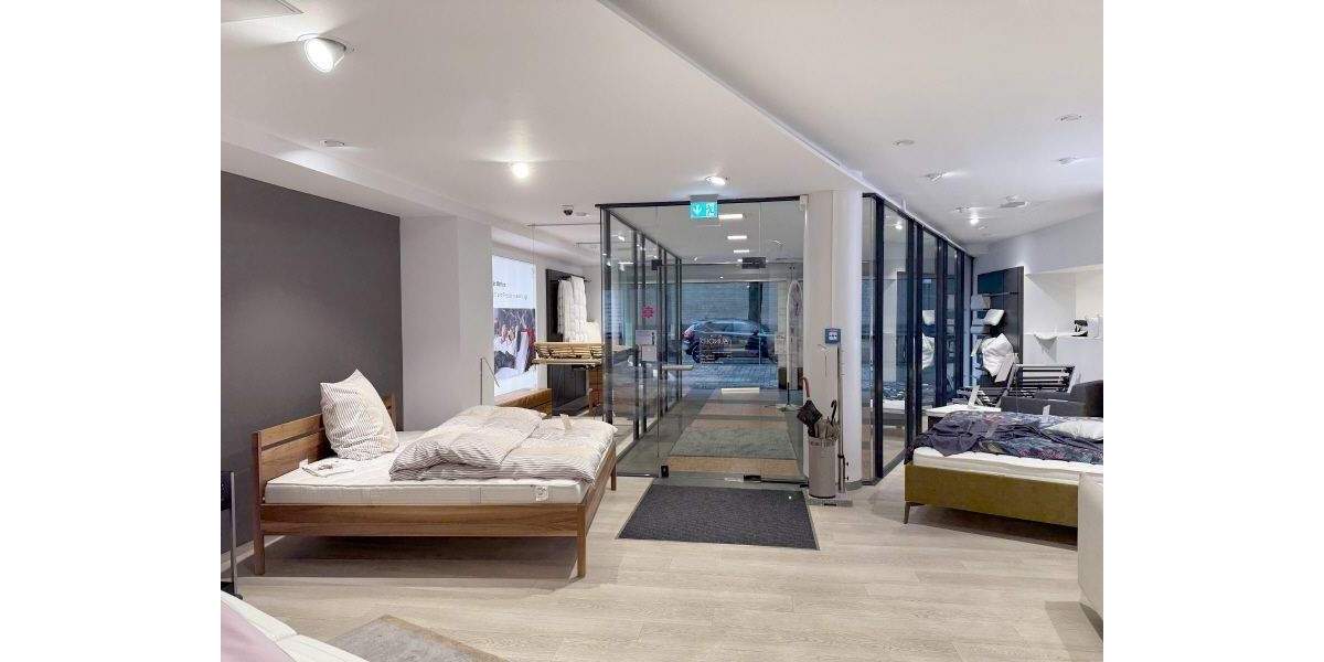 Ansprechendes Eckladenlokal in begehrter Lage zimmer