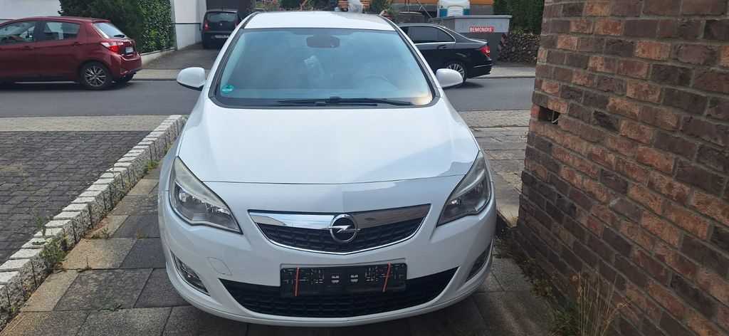 Opel Astra 212.307 km 3.200 &euro; Alfter 53347