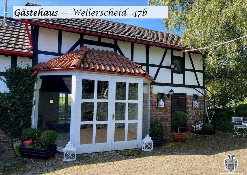 Romantisches Hofanwesen mit 4 Wohnhäuser, Reitplatz und Stall