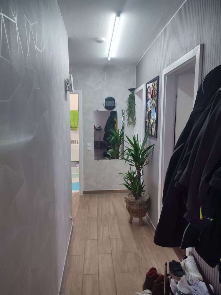 Wohnung zum Kaufen in Köln 84.900 € 64.6 m²