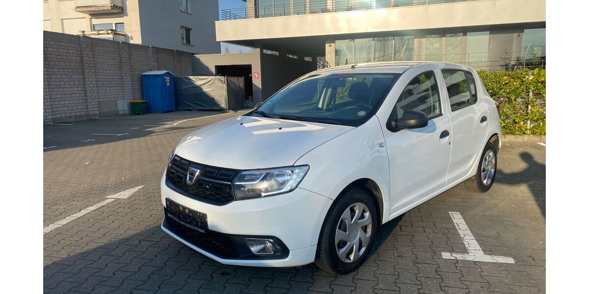 Dacia Sandero 118.000 km 4.600 &euro; Köln 50739