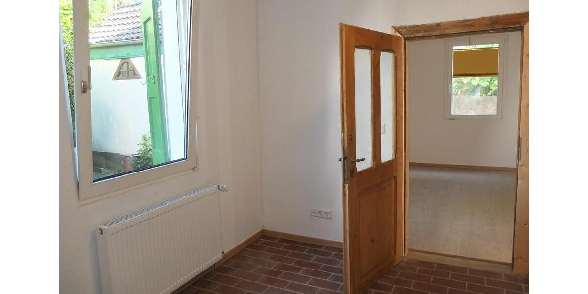 Büro- oder Servicefläche in exponierter Lage von Solingen-Wald! zimmer