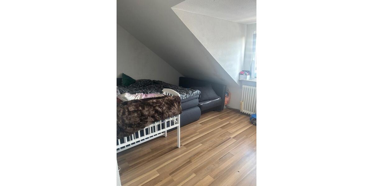 Dachgeschoßwohnung Bergisch Gladbach Gronau - 3 Zimmer, 63 m&sup2;, 850&euro; | Angebot:26271488