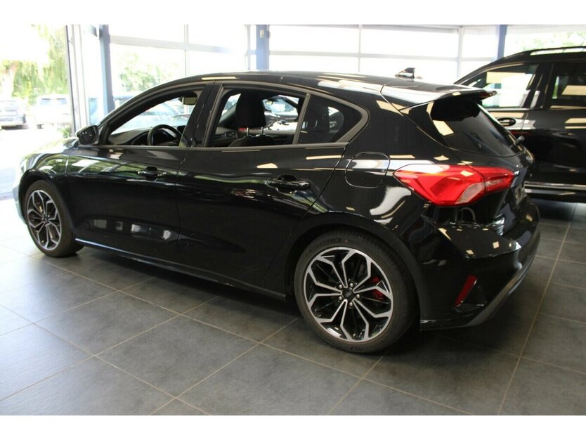 Ford Focus 1.5 EcoBoost Aut. STLine X 12.479 km 22.980 € Euskirchen 53881